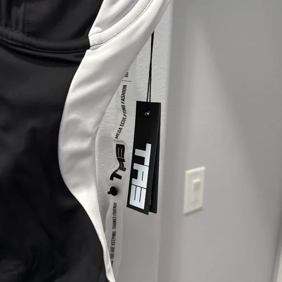 TA3 Lifty Contour Black And White One Piece Reg/Long Shapewear Swimsuit XS D/DD - Picture 5 of 14